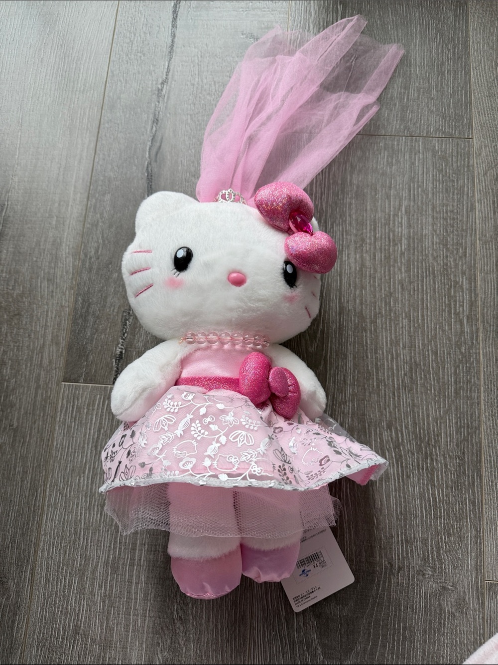 Universal studio Japan exclusive - Hello Kitty in Pink and White